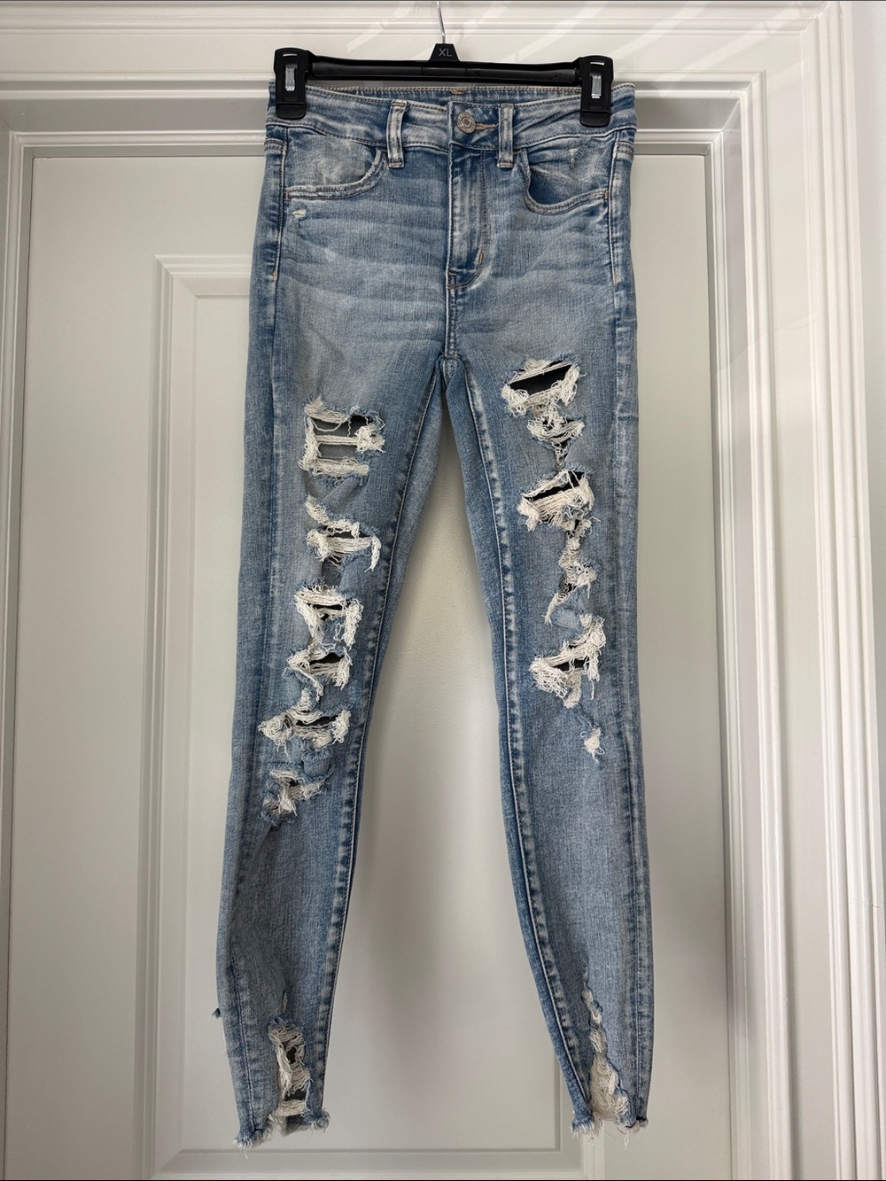 American Eagle AE Hight-Rise Light-Medium Wash Distressed Jeggings